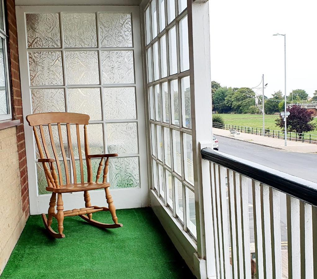 Beach Court Holiday Apartments 斯凯格内斯 外观 照片